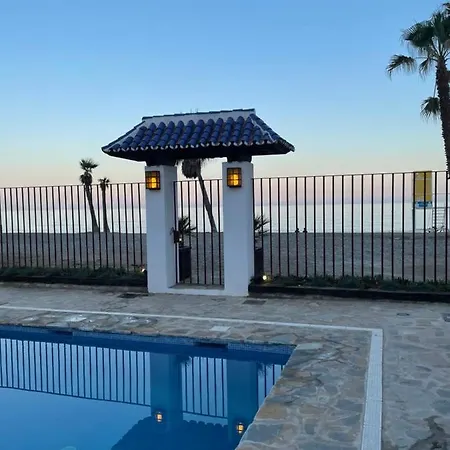 Magnifico A Pie De Playa Marbella